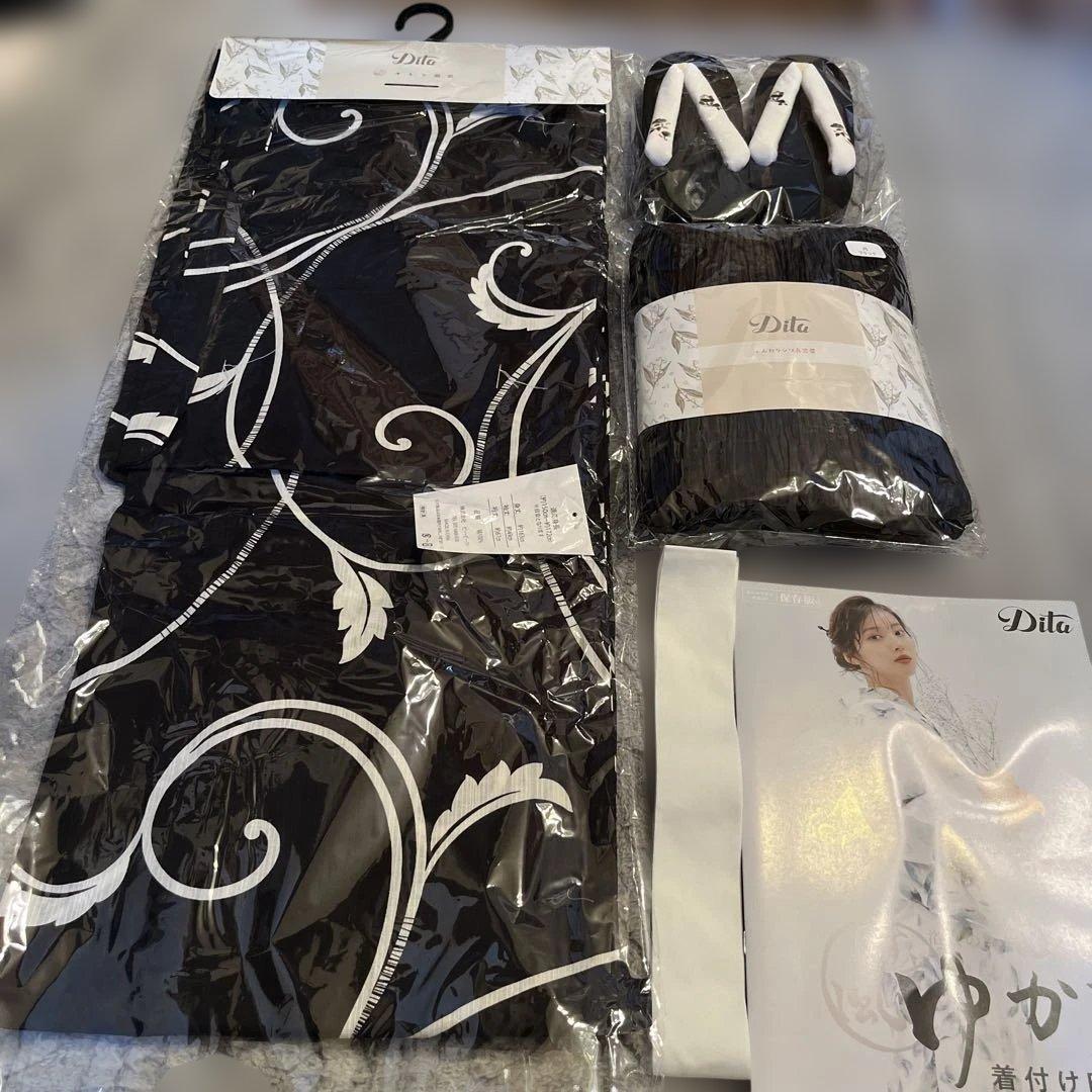 2025年6月新作　最終お値下げ　新品Dita 浴衣5点セット 黒白花柄