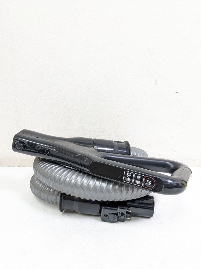 2023年製 TOSHIBA VC-PH65A-W 紙パック式掃除機