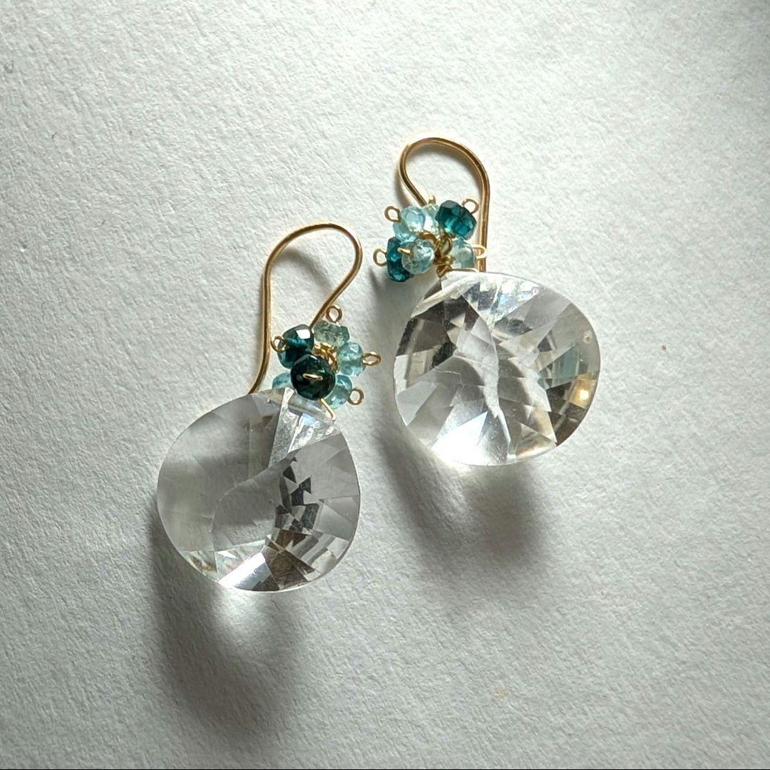 おともさん様 フローライト×マザーオブパール ラウンジカービングピアス