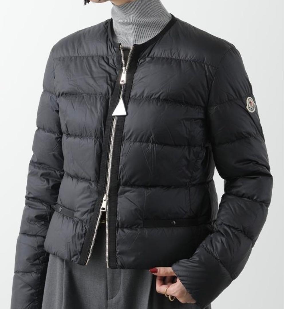 ノーカラー ショート ダウンジャケット Laurine（ラウリーヌ)