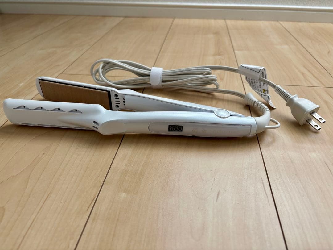 絹女　KINUJO ストレートヘアアイロン 箱無し