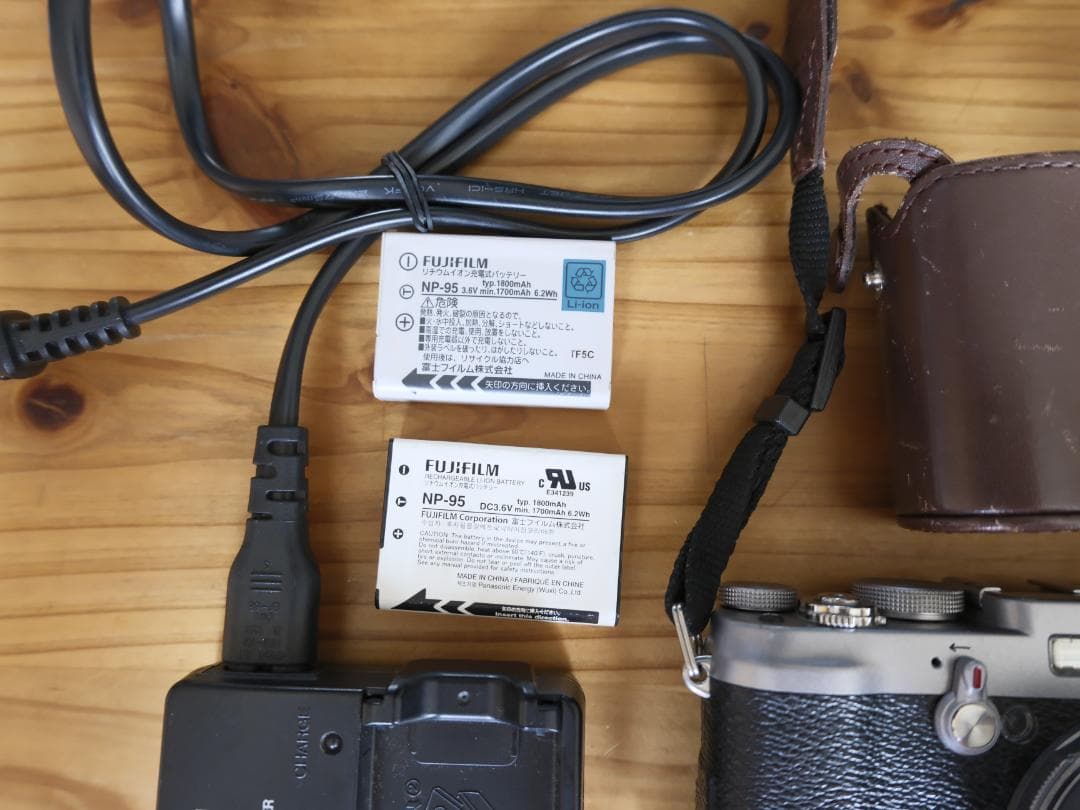 Fujifilm X100 【純正付属品多数あり】