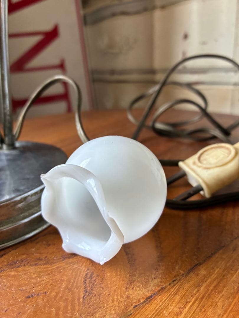 青柳アンティーク　デスク　ランプ　ベッドサイド卓上　ランプ　スズラン　レア