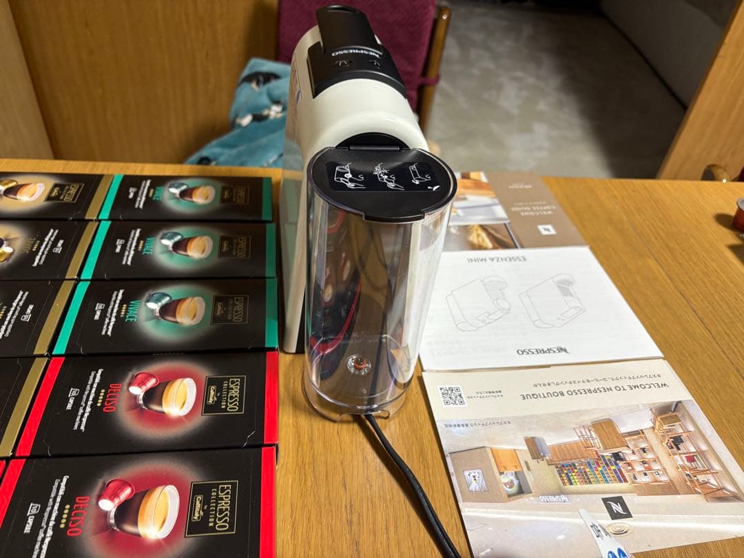 ネスプレッソ カプセル式 コーヒーメーカー エッセンサ ミニ 2025年製