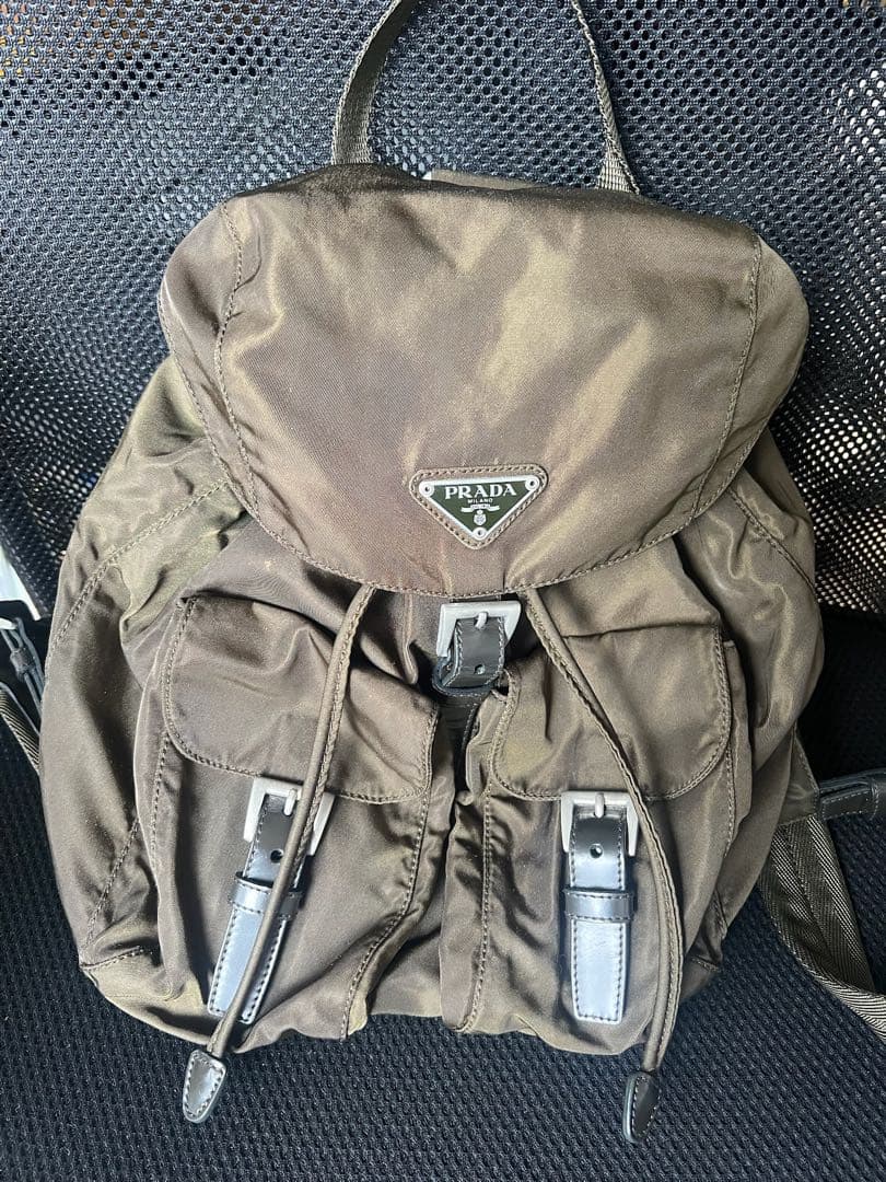PRADAリュック　カーキ