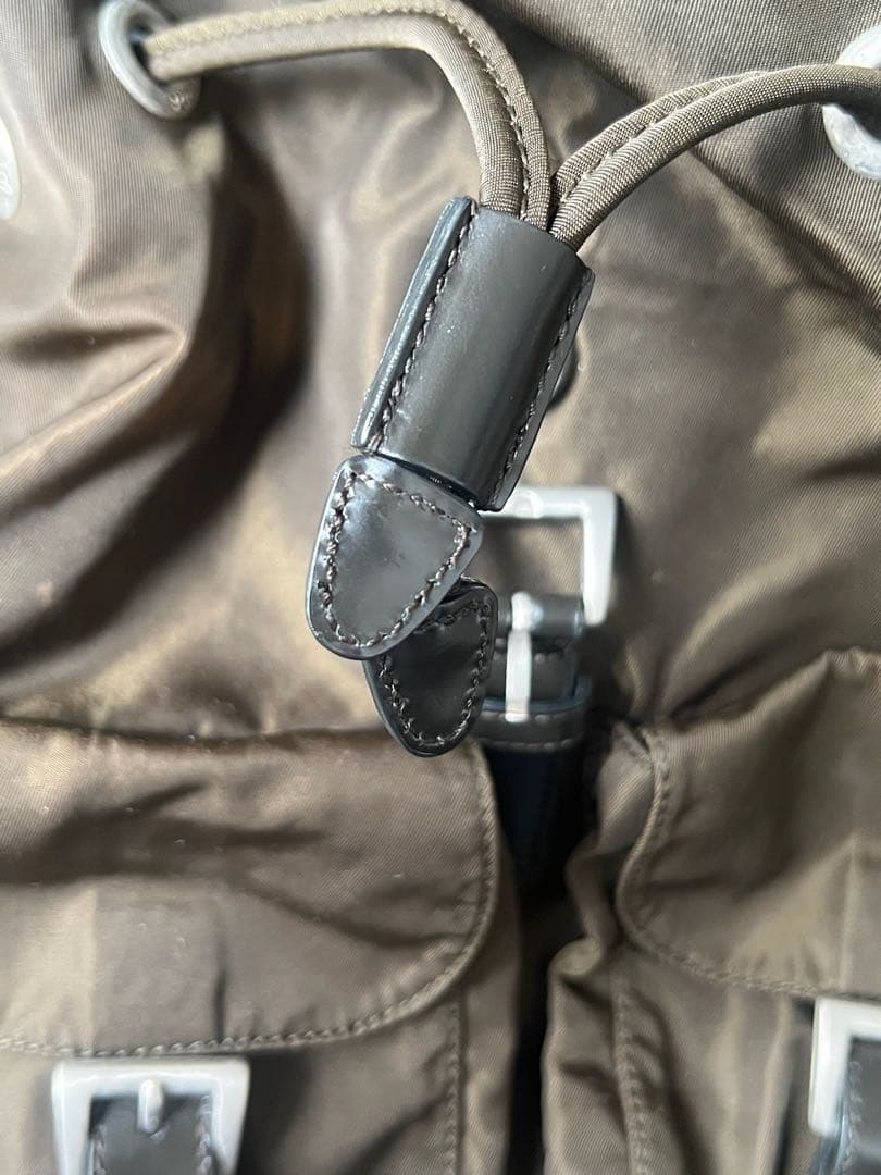 PRADAリュック　カーキ