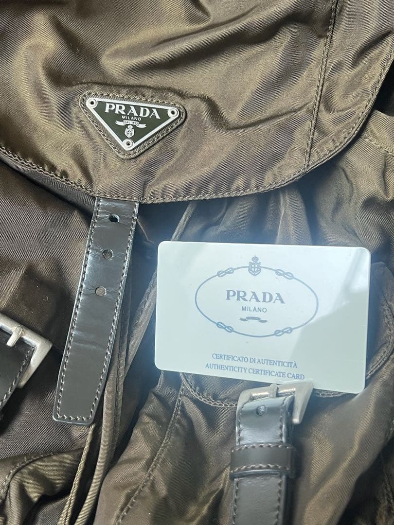 PRADAリュック　カーキ