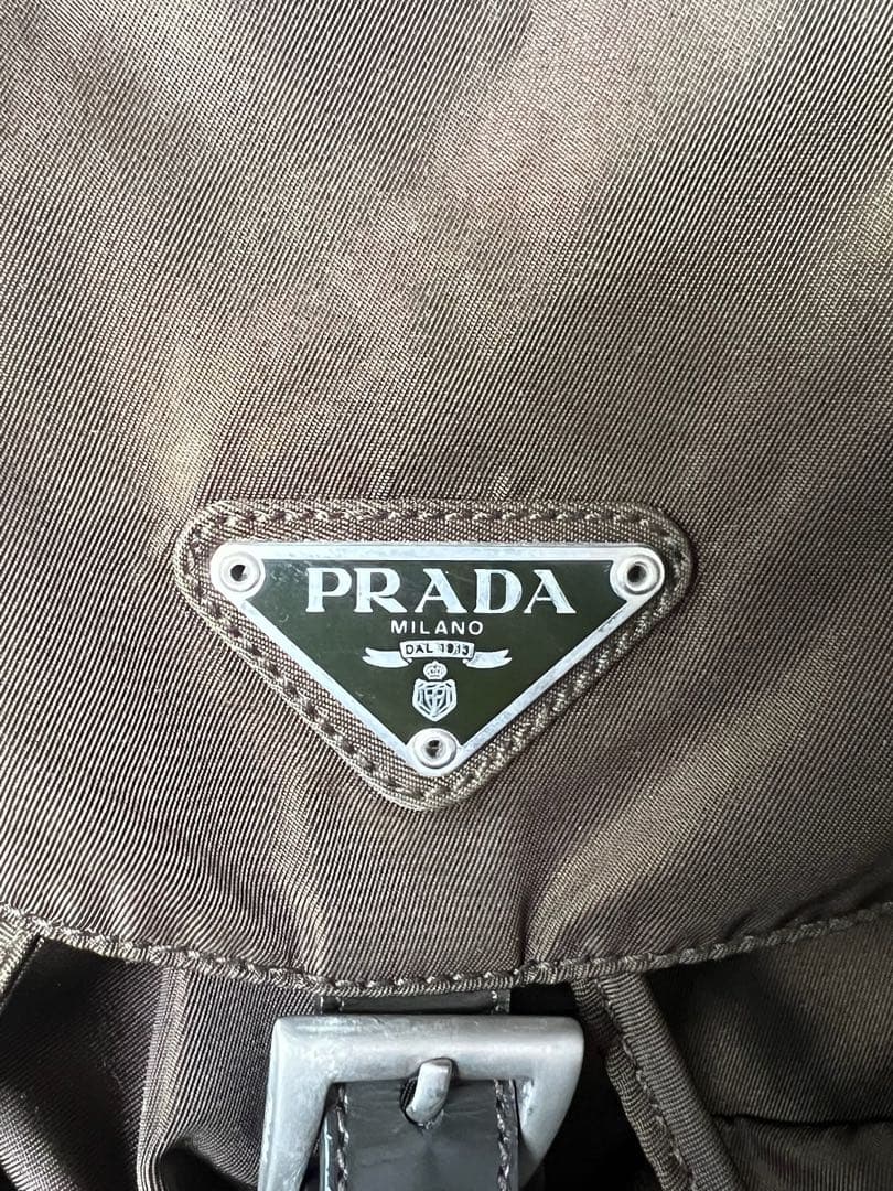 PRADAリュック　カーキ