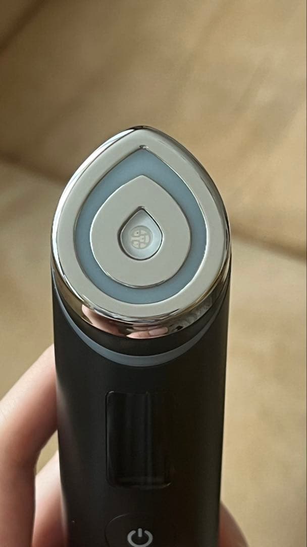 ブラック 美顔器 滴形デザイン