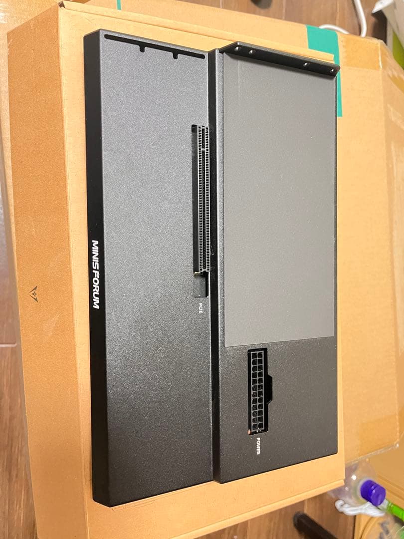 その他 Oculink Minisforum DEG1