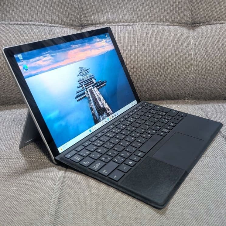 【美品】Surface Pro 7 i5 8GB 128GBタイプカバー付きa