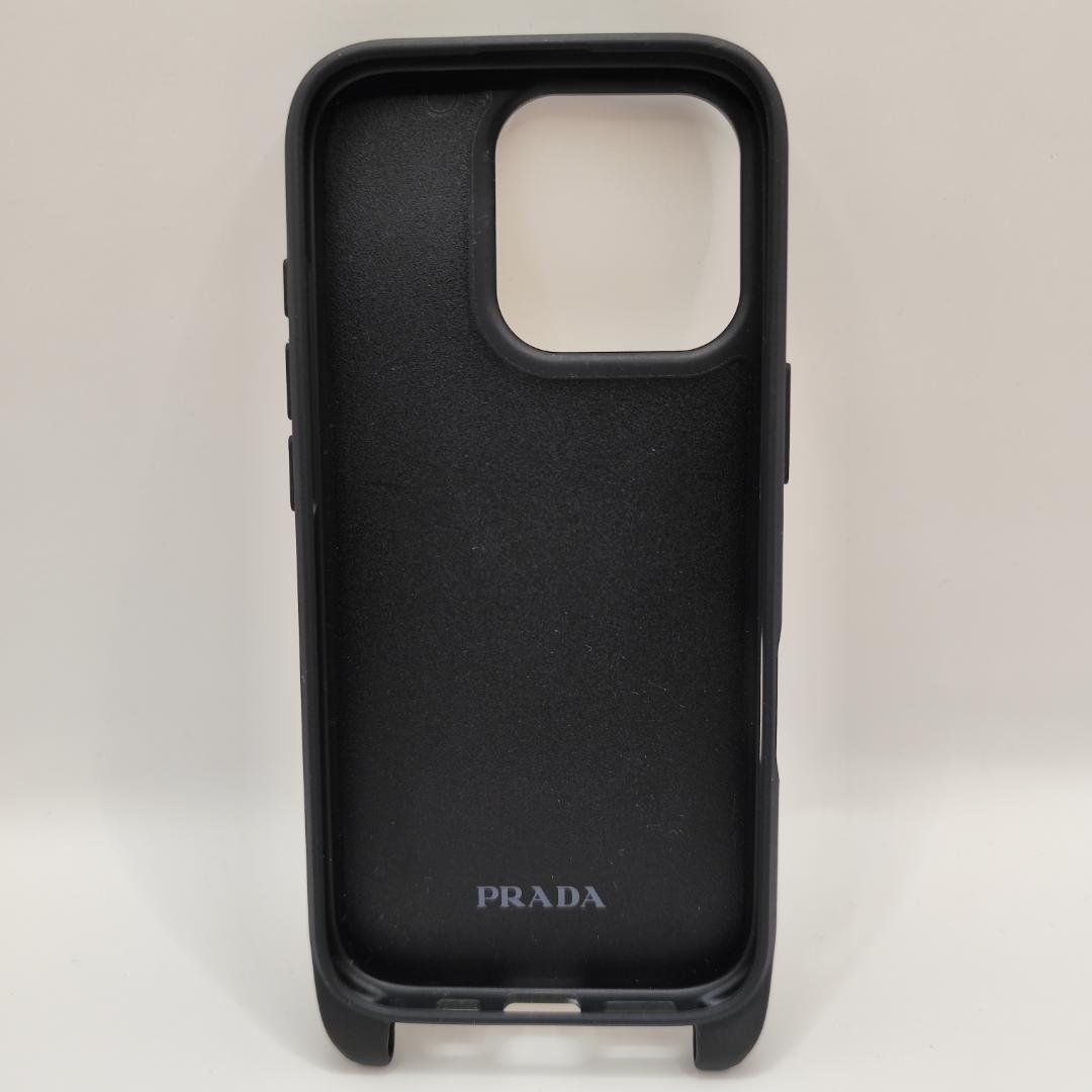 現行極美品！iPhone 16 Pro ケース 三角ロゴ レザーストラップ付