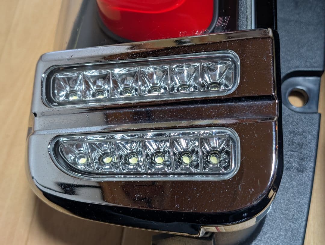 ヴォクシー　ノア　エスクァイア　80系　メテオ テールランプ