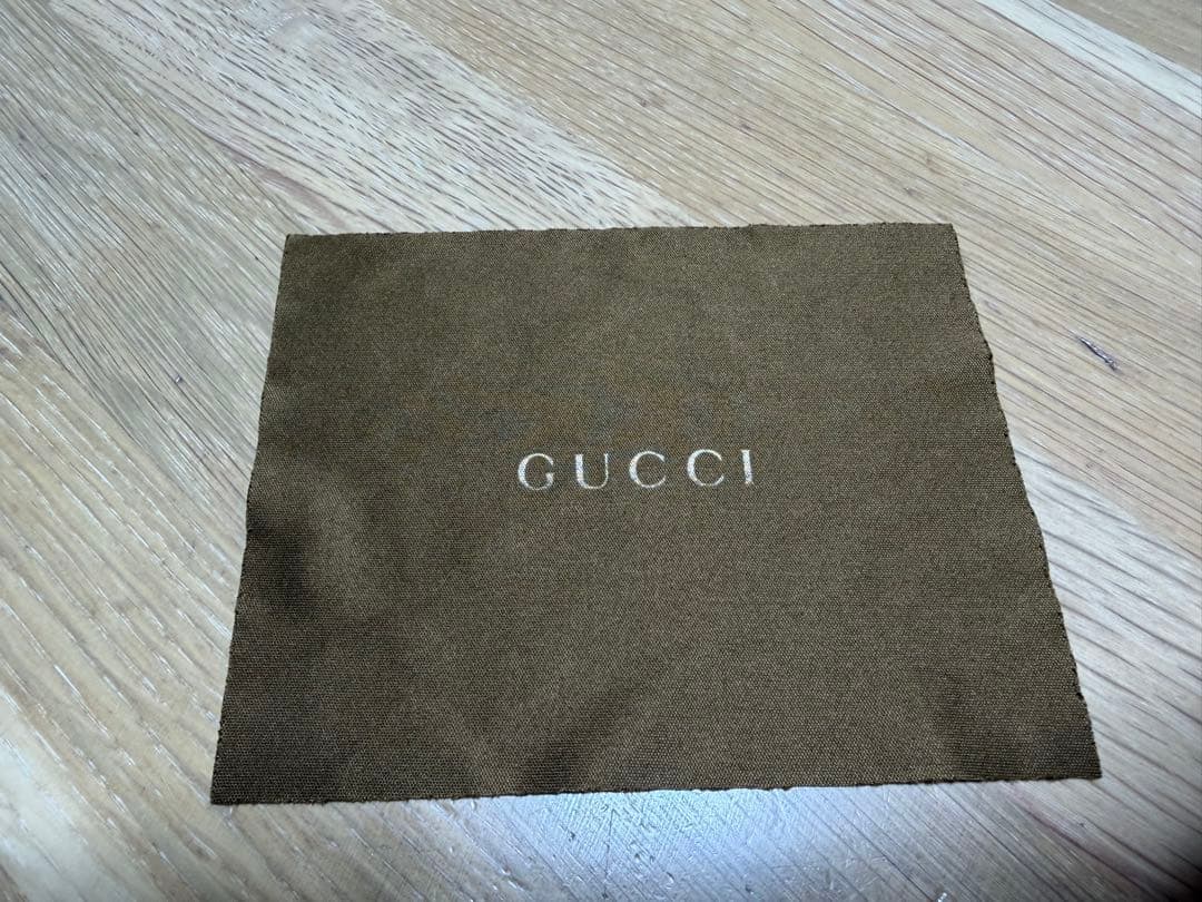 GUCCI ダークレッド ラウンド型サングラス