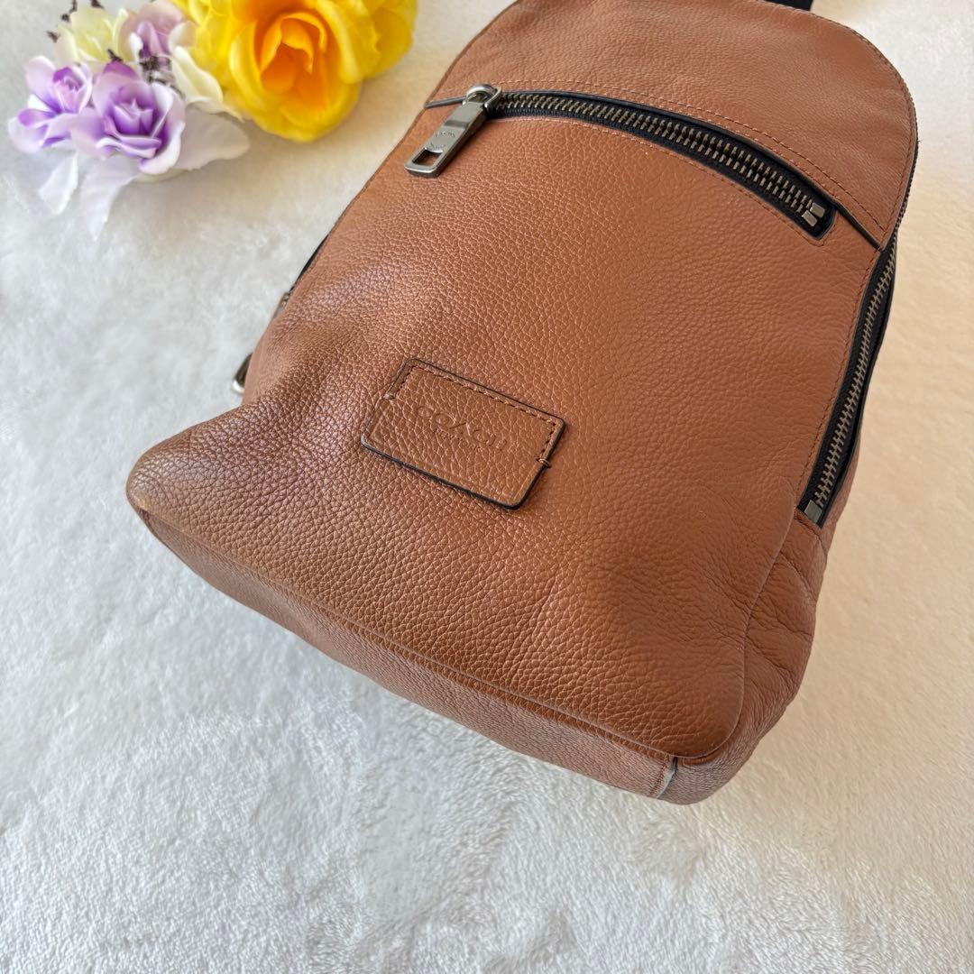 美品✨COACH コーチ　ボディバッグ　斜め掛け　レザー　ロゴ型押し　ブラウン