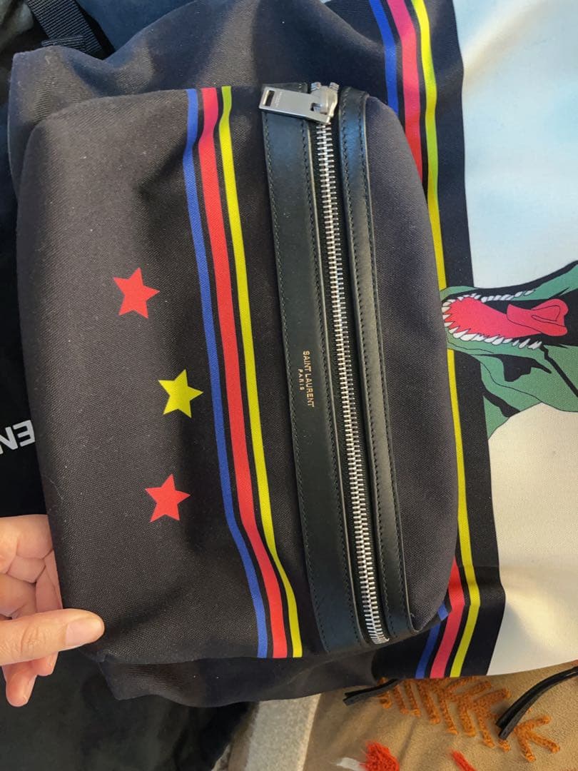 SAINT LAURENT 恐竜プリントリュックレザー キャンバス ブラック