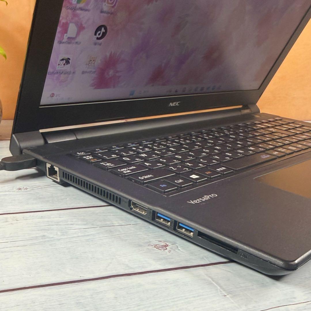 薄型ノートパソコン❣️第7世代Corei5☘️メモリ8GB☘️爆速SSD☘️DVD