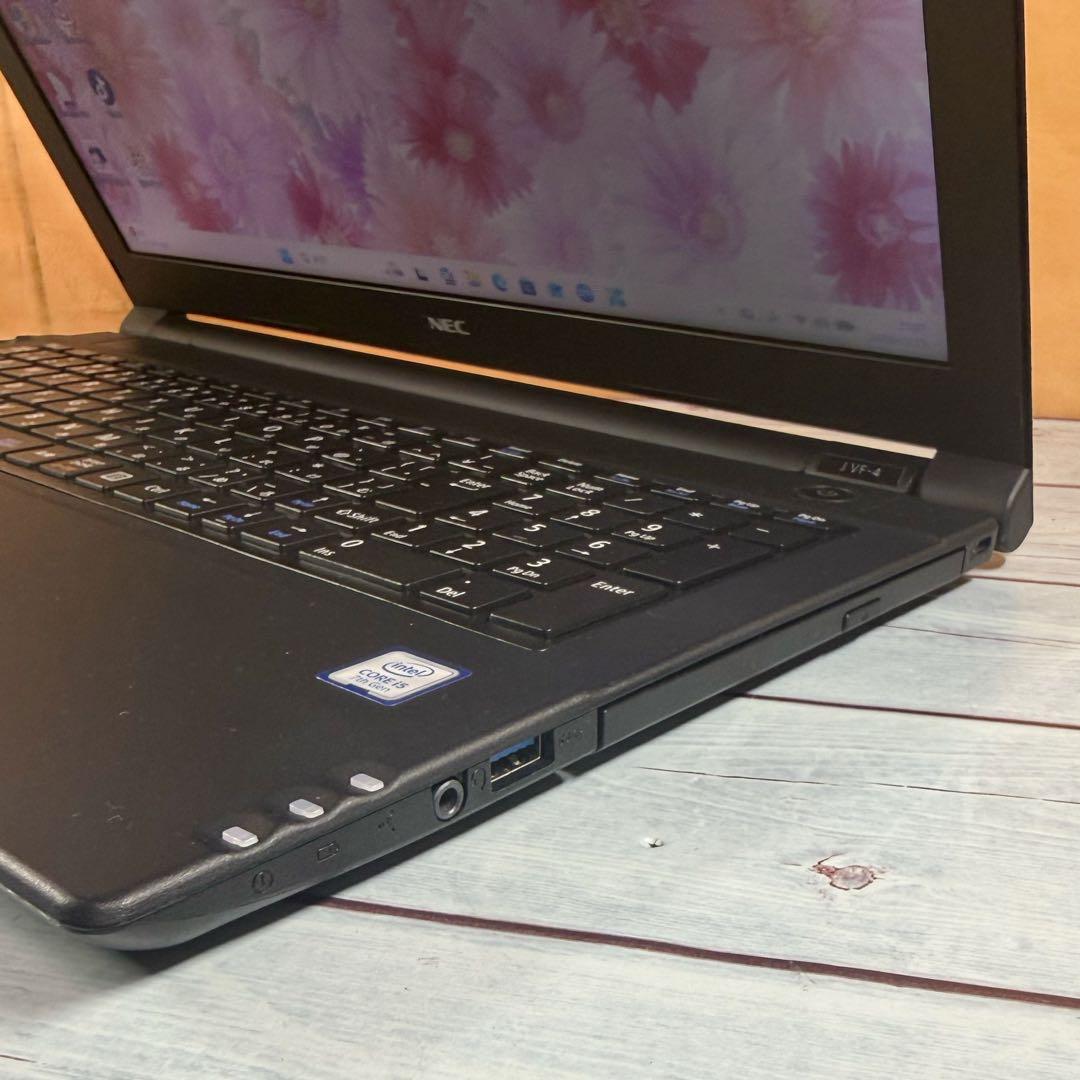 薄型ノートパソコン❣️第7世代Corei5☘️メモリ8GB☘️爆速SSD☘️DVD