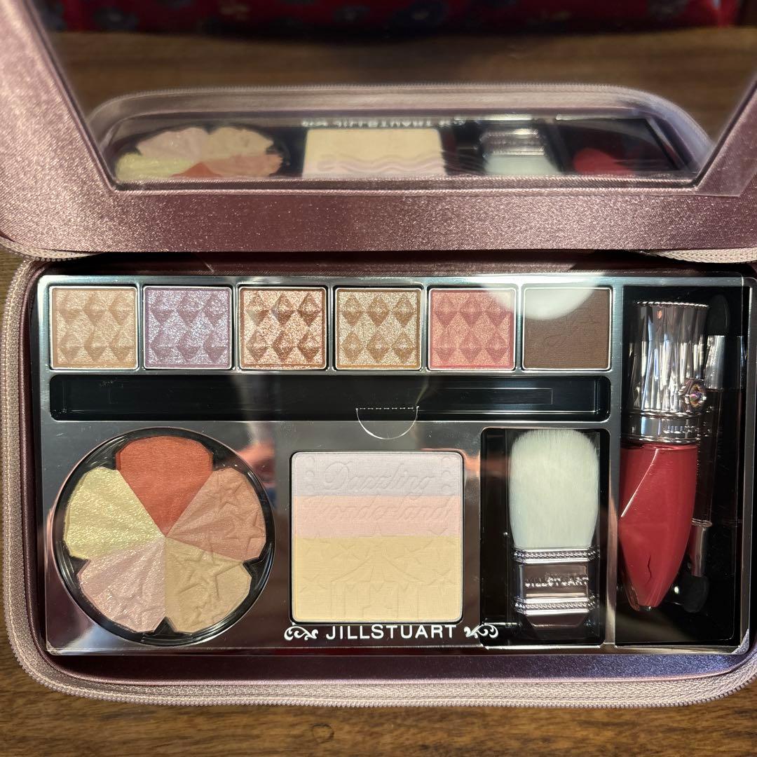 ジルスチュアート ダズリングワンダーランド コレクション