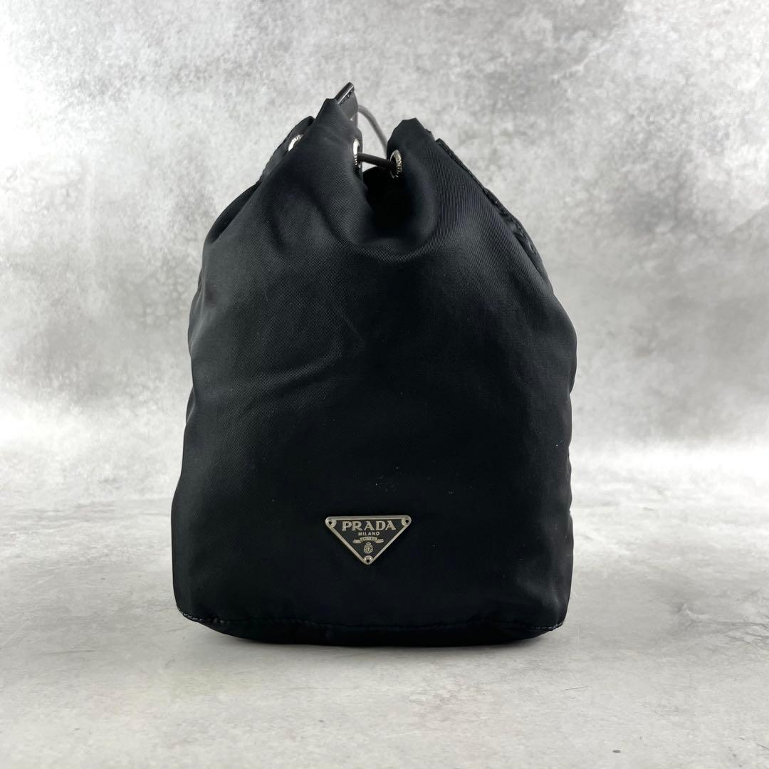 入手困難✨ プラダ 巾着 ポーチ ナイロン 三角ロゴ ブラック レディース