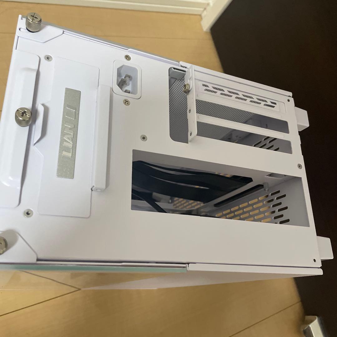 LIANLI Q58-W-4 ホワイト Mini-ITX PCケース