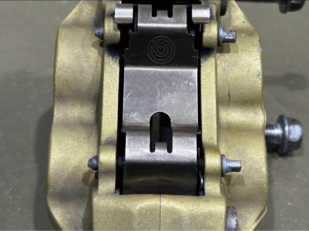 人気ブランド　NC31 ブレンボキャリパー