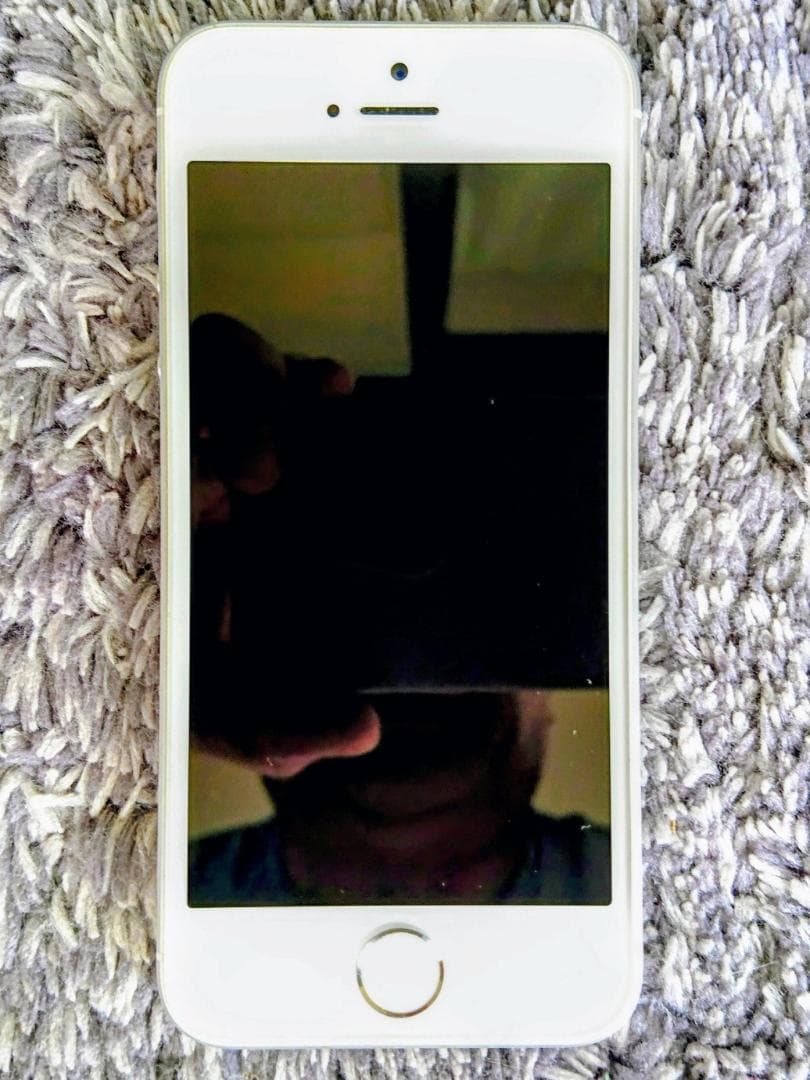 Apple iPhone SE 32GB シルバー