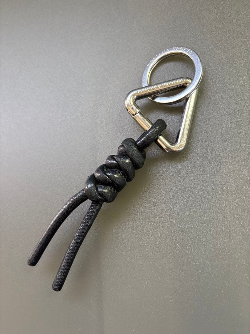 Bottega Veneta トライアングル キーリング