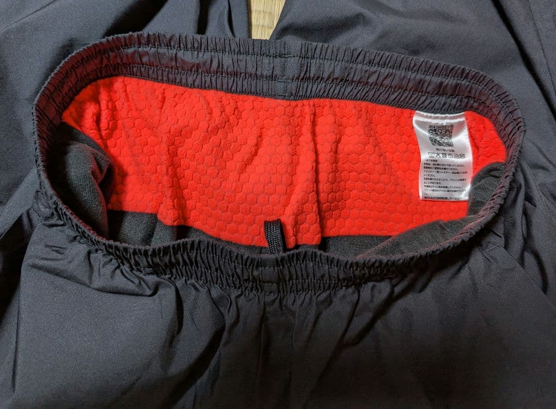 ASICS ウィンドブレーカー ブラック