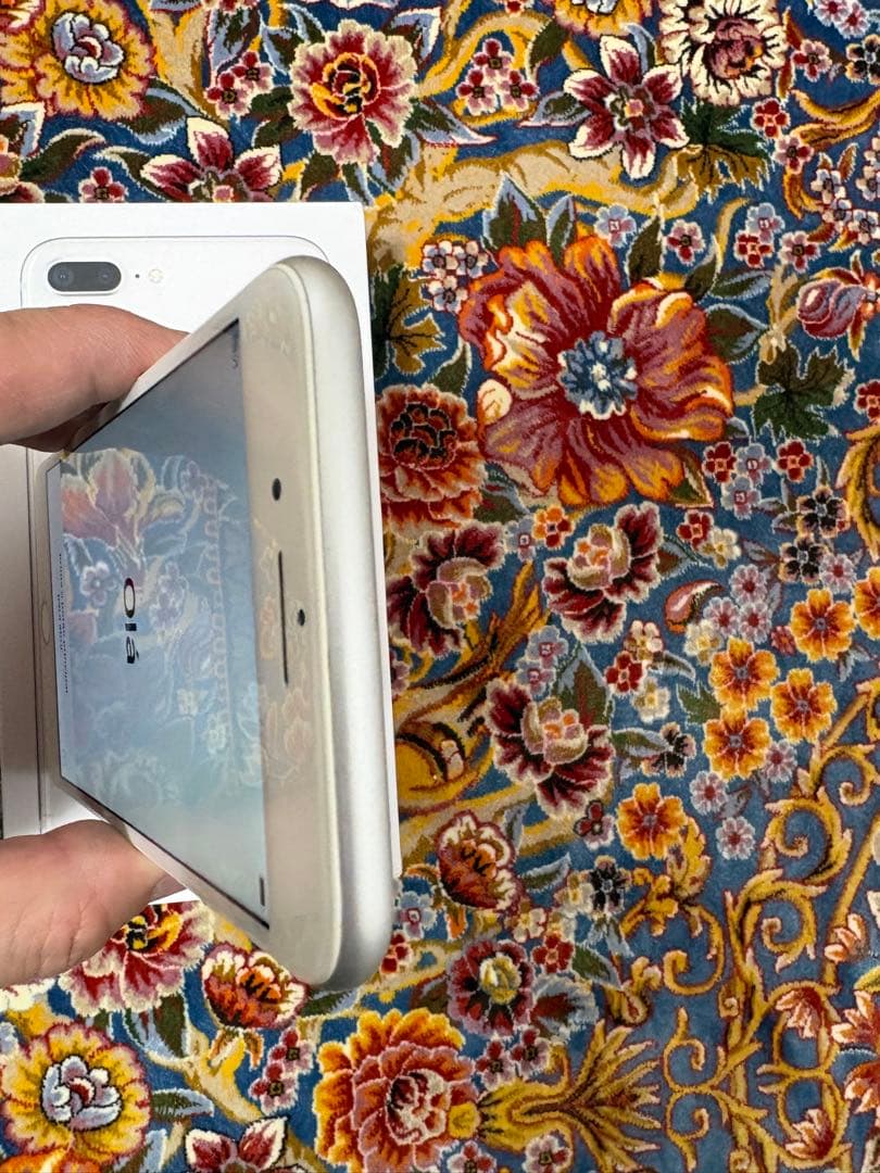 iPhone 8 Plus au版 256Gジャンク背面割れ 残債なし補修歴あり