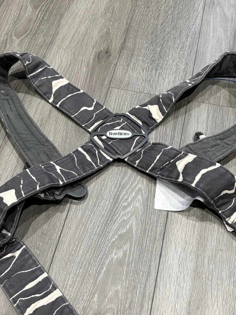 BabyBjörn キャリアmini ゼブラ