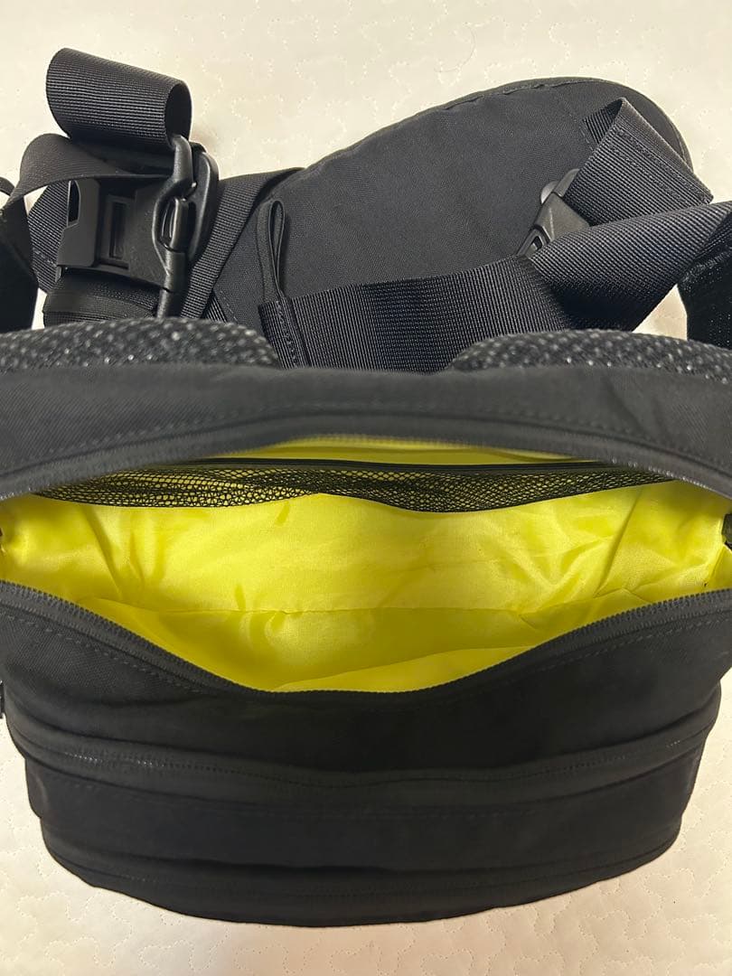 Hugoo ハグーヒップシート/抱っこ紐/ショルダーバッグ