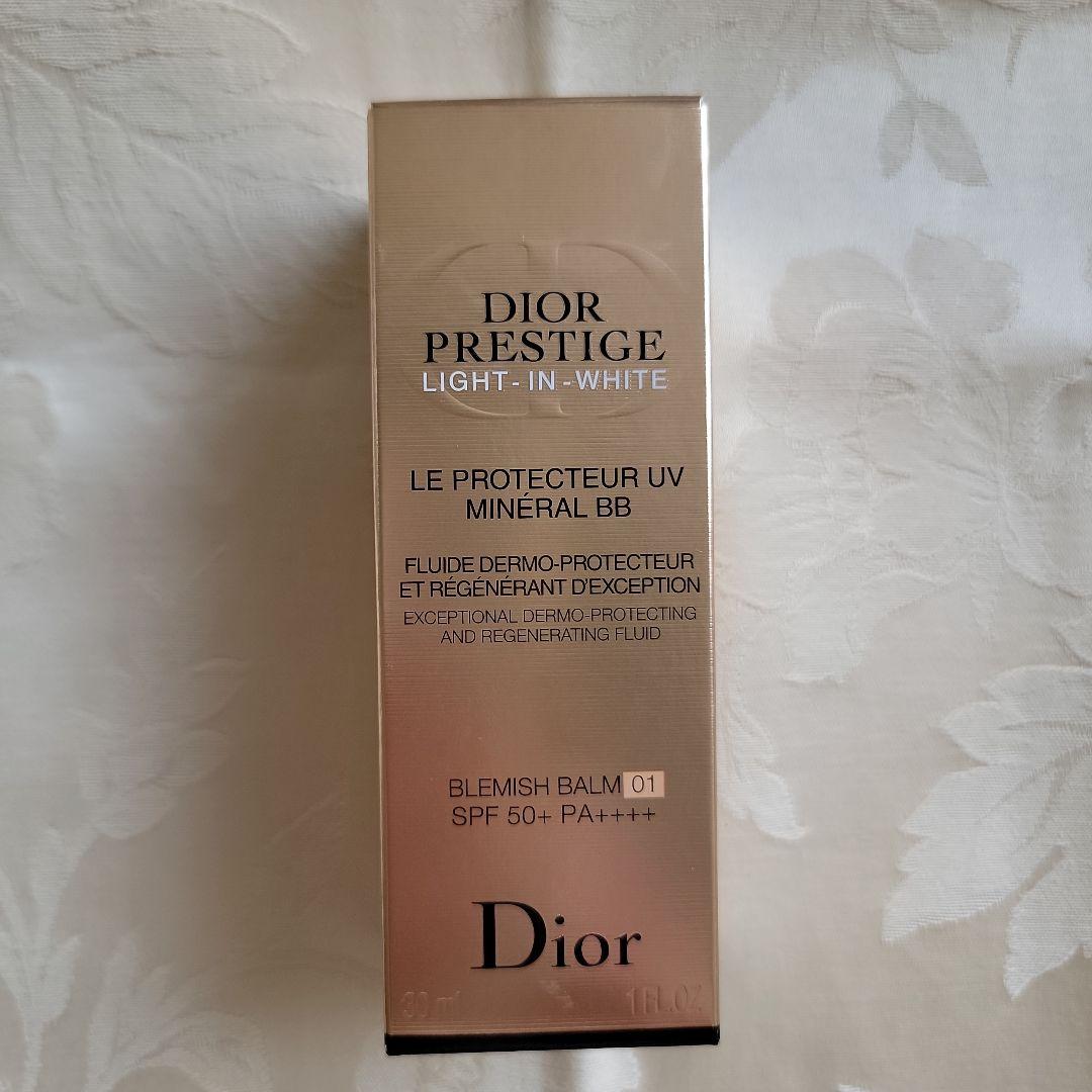 Dior Prestige Light in White UVプロテクター 01