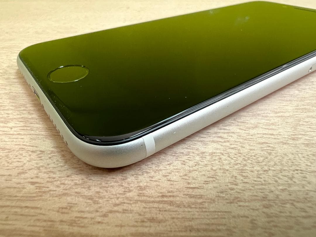 iPhone SE 第2世代 64G ホワイト ドコモ版 SIMロックあり 美品