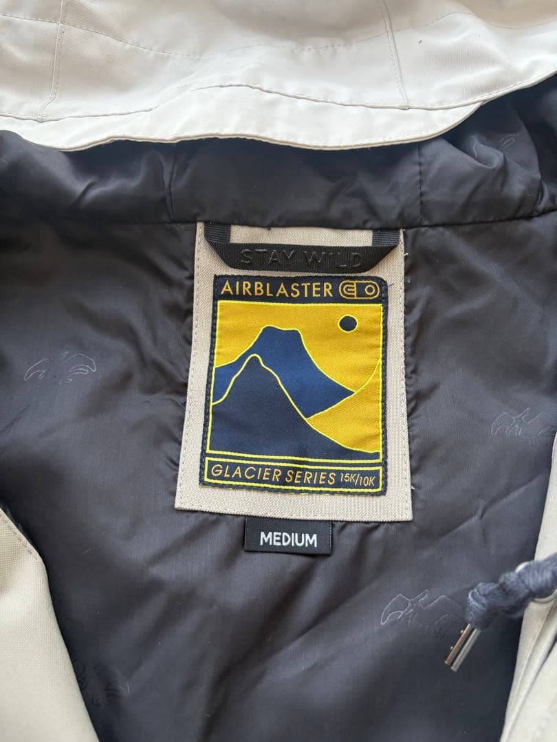 あいAIRBLASTER STAY WILDパーカー グレー/ホワイト M