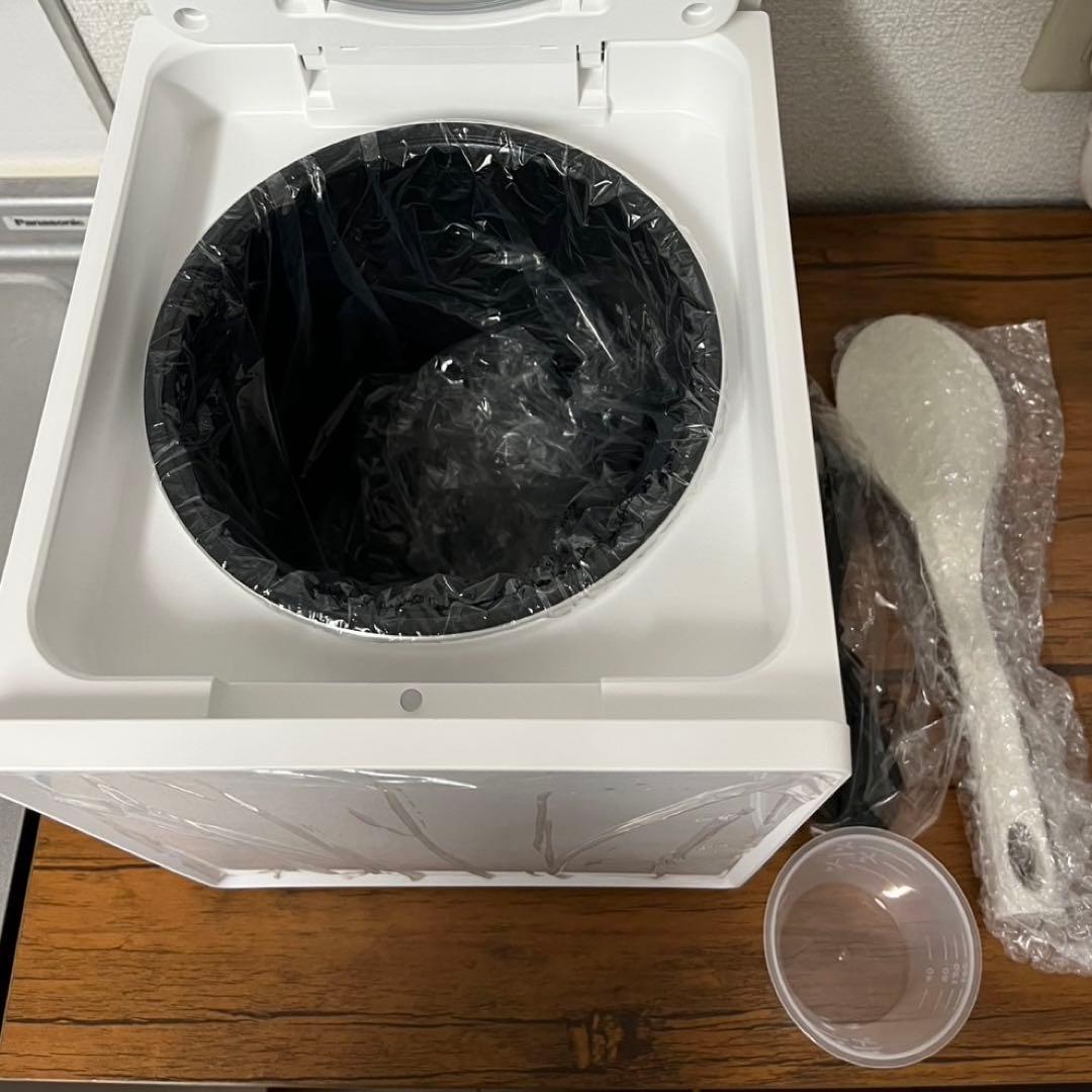 【未使用】 山善 5.5合 炊飯器 キューブ型 ホワイト YJS-CM102-W