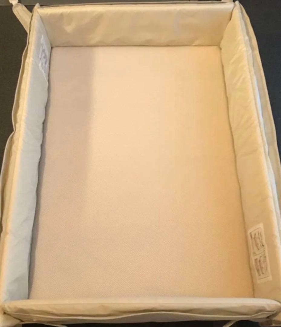 アップリカ ココネル エアープラス　ベビーベッド　シュークリーム