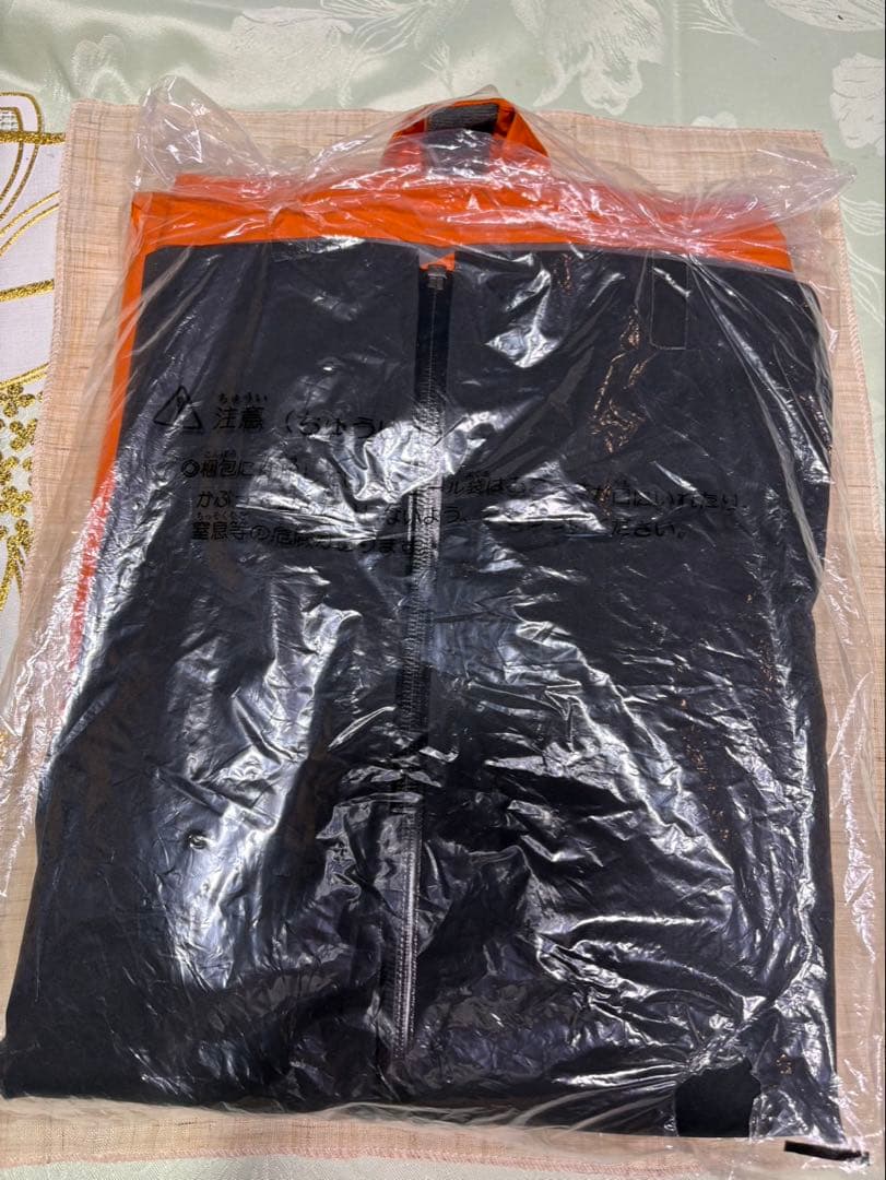 【新品未使用】Marmot マウンテンパーカー オレンジ/黒