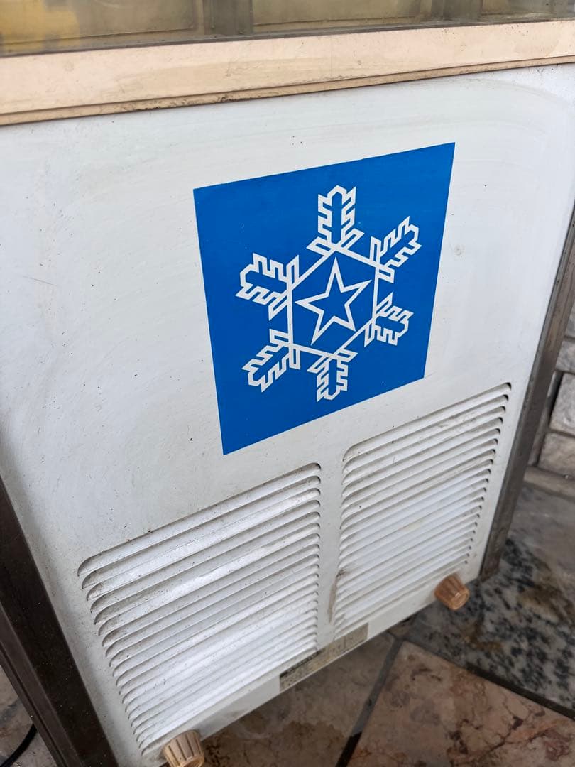 雪印牛乳 4面ガラスショーケース　冷蔵庫 青 3段棚