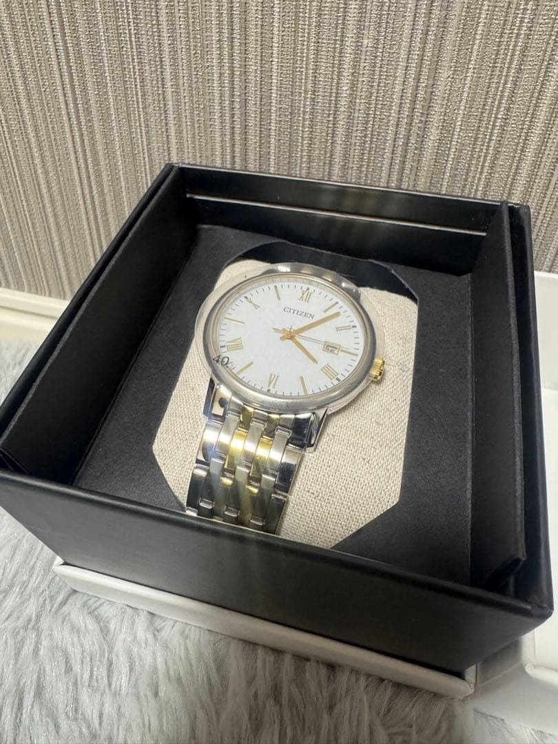未使用　箱付きCITIZEN アナログ時計 シルバー/ゴールド