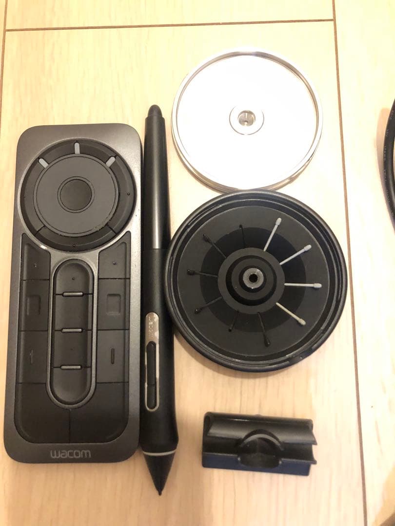 Zzz　wacom Cintiq Pro 24