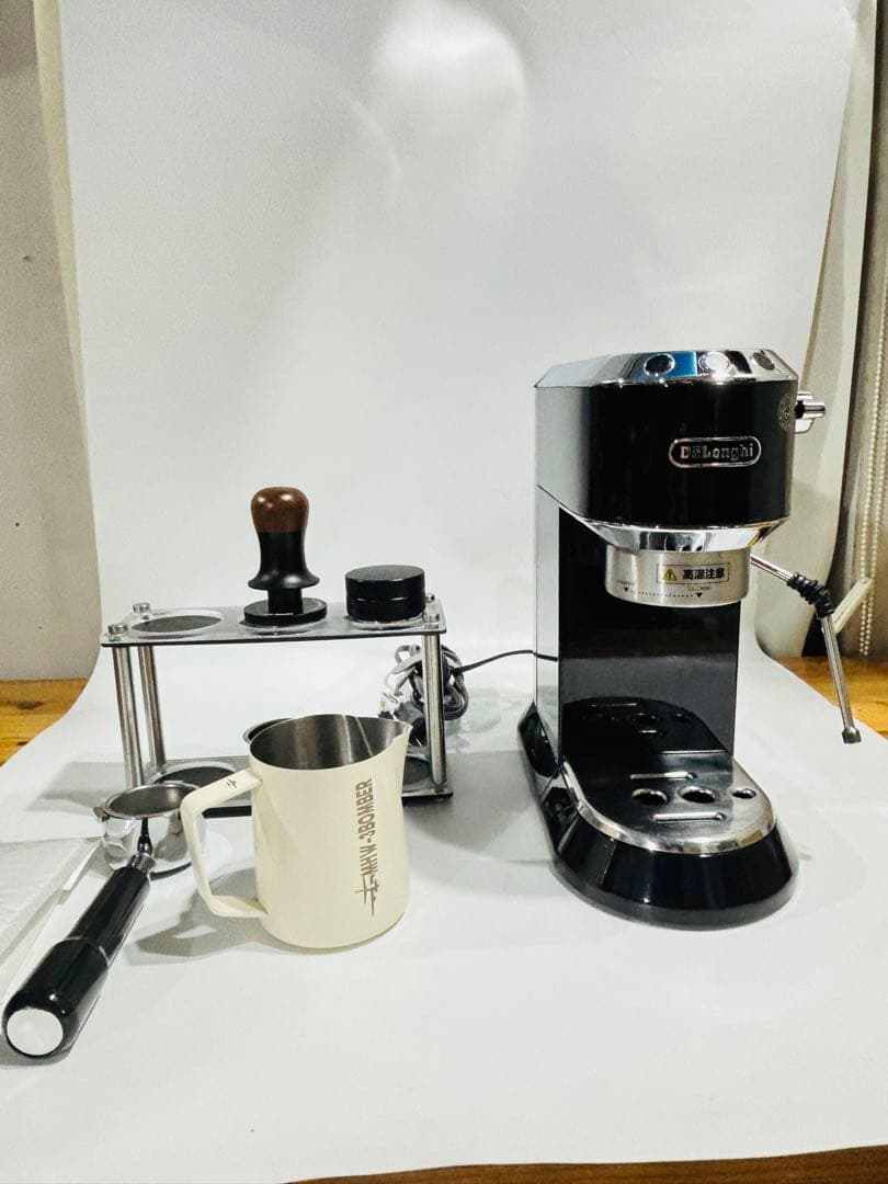 デロンギ　デディカ　EC680 BK ブラック　エスプレッソマシン　おまけ付き