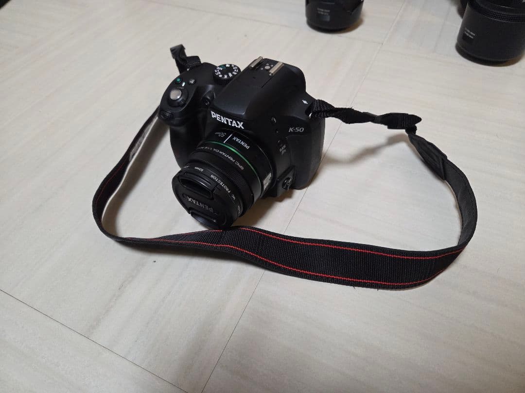 PENTAX K-50 デジタル一眼レフカメラ ダブルズームキット+単焦点レンズ
