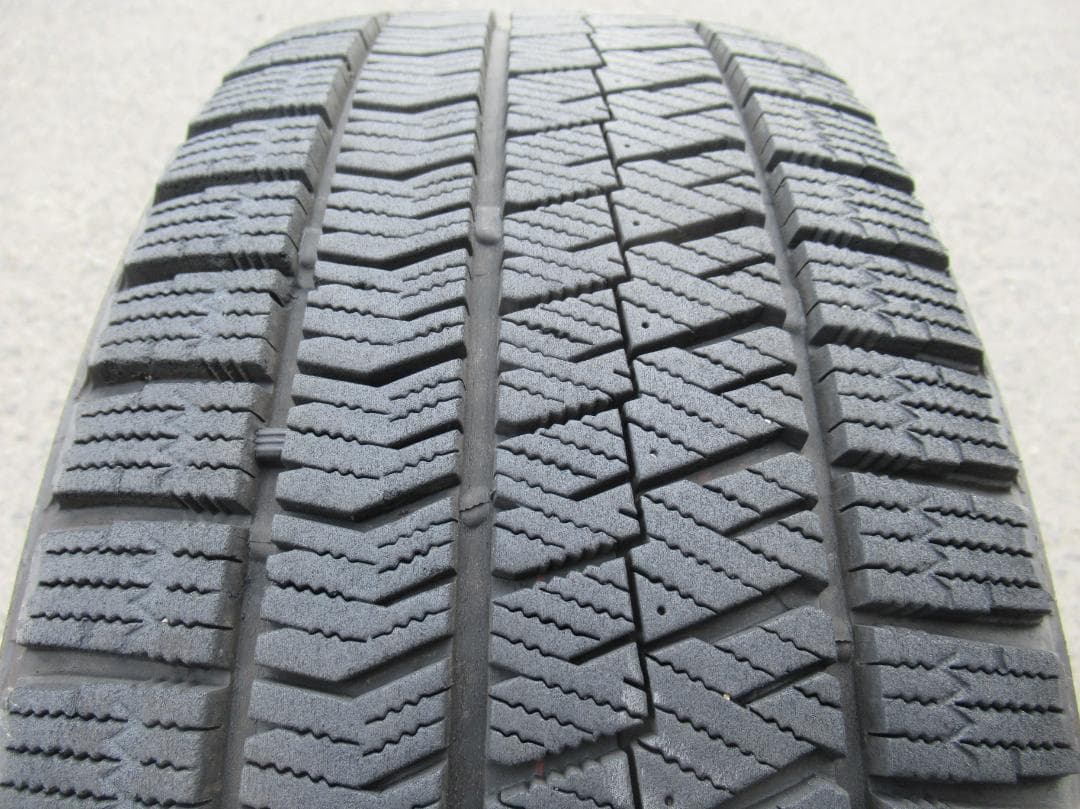 スタッドレス☆215/45R17 VRX2 プリウス レガシィ 手渡しOK☆
