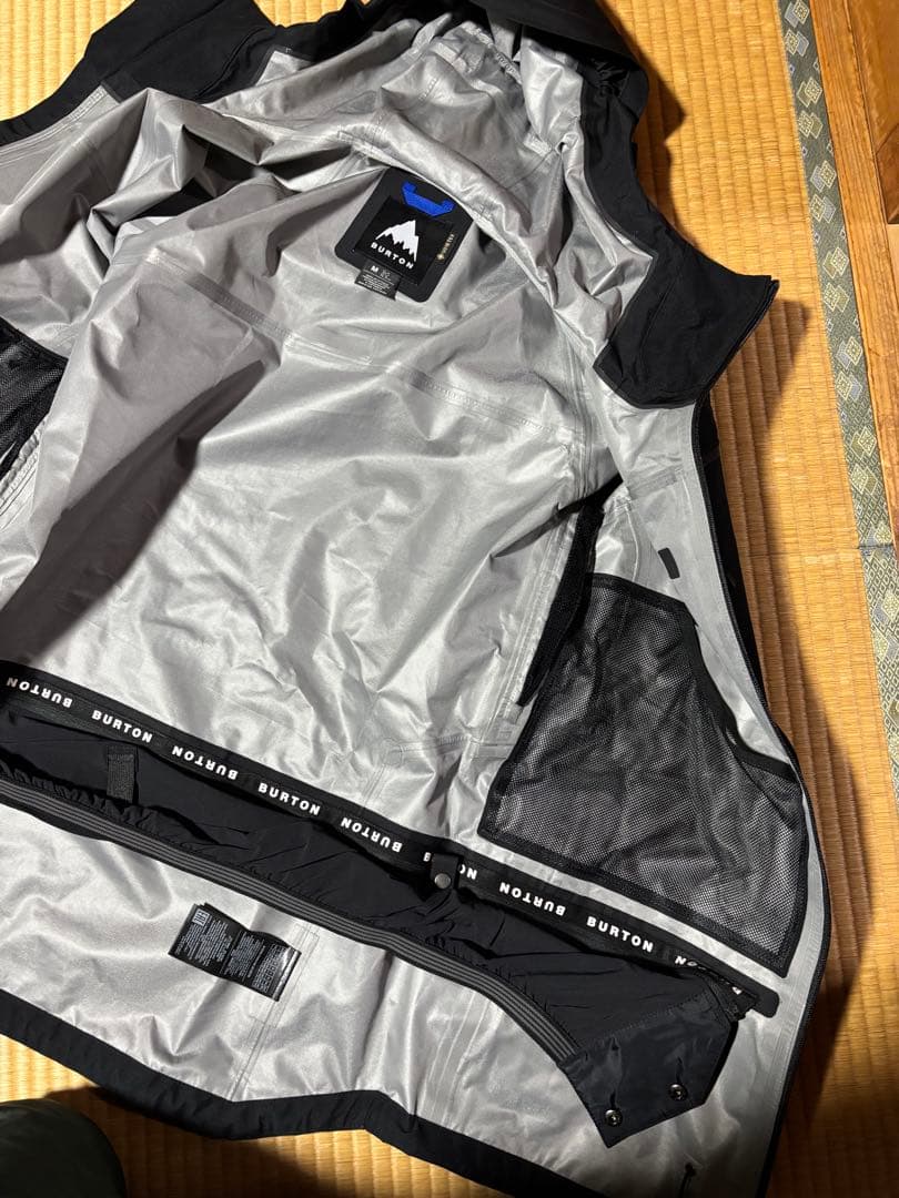 Burton M GORE TREELINEジャケット 新品未使用のタグ付き