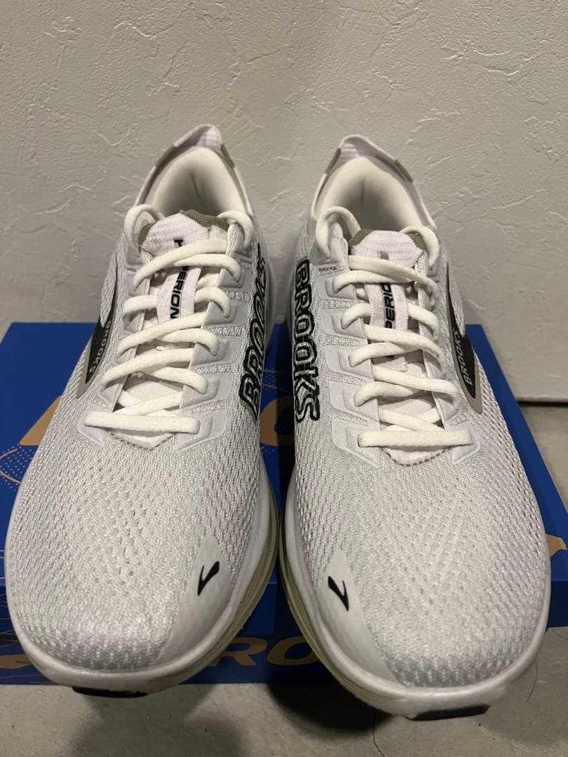 BROOKS ハイペリオン3 27センチ