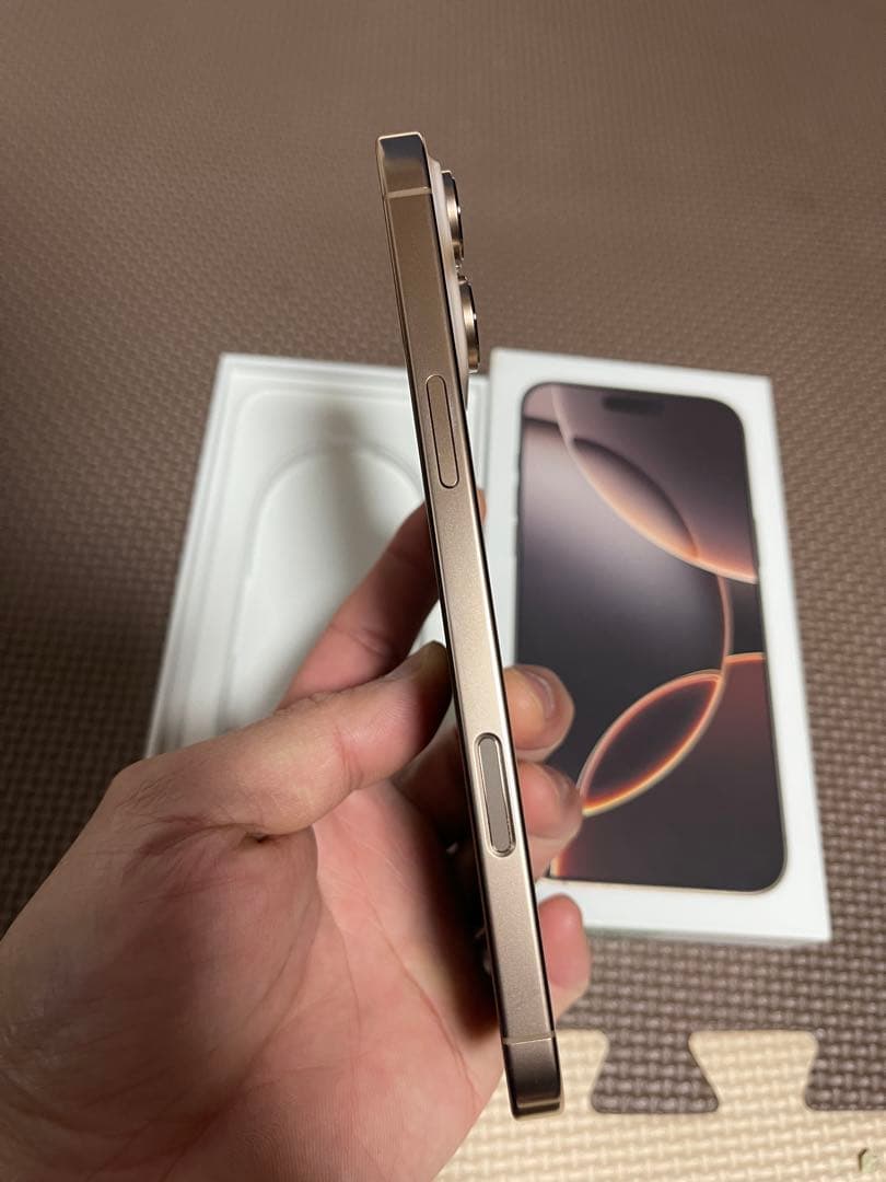 美品 iPhone 16promax 256gb バッテリー100%