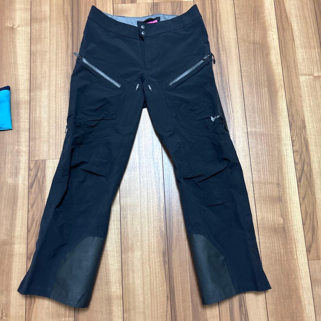 値下げ　美品　バートン　BURTON AK457 ゴアテックス　メンズ上M下S