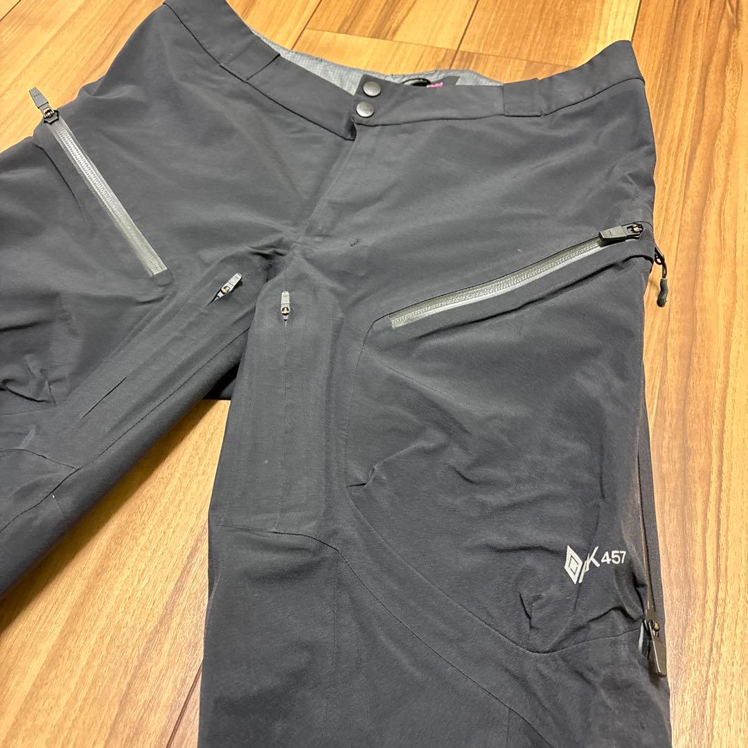 値下げ　美品　バートン　BURTON AK457 ゴアテックス　メンズ上M下S