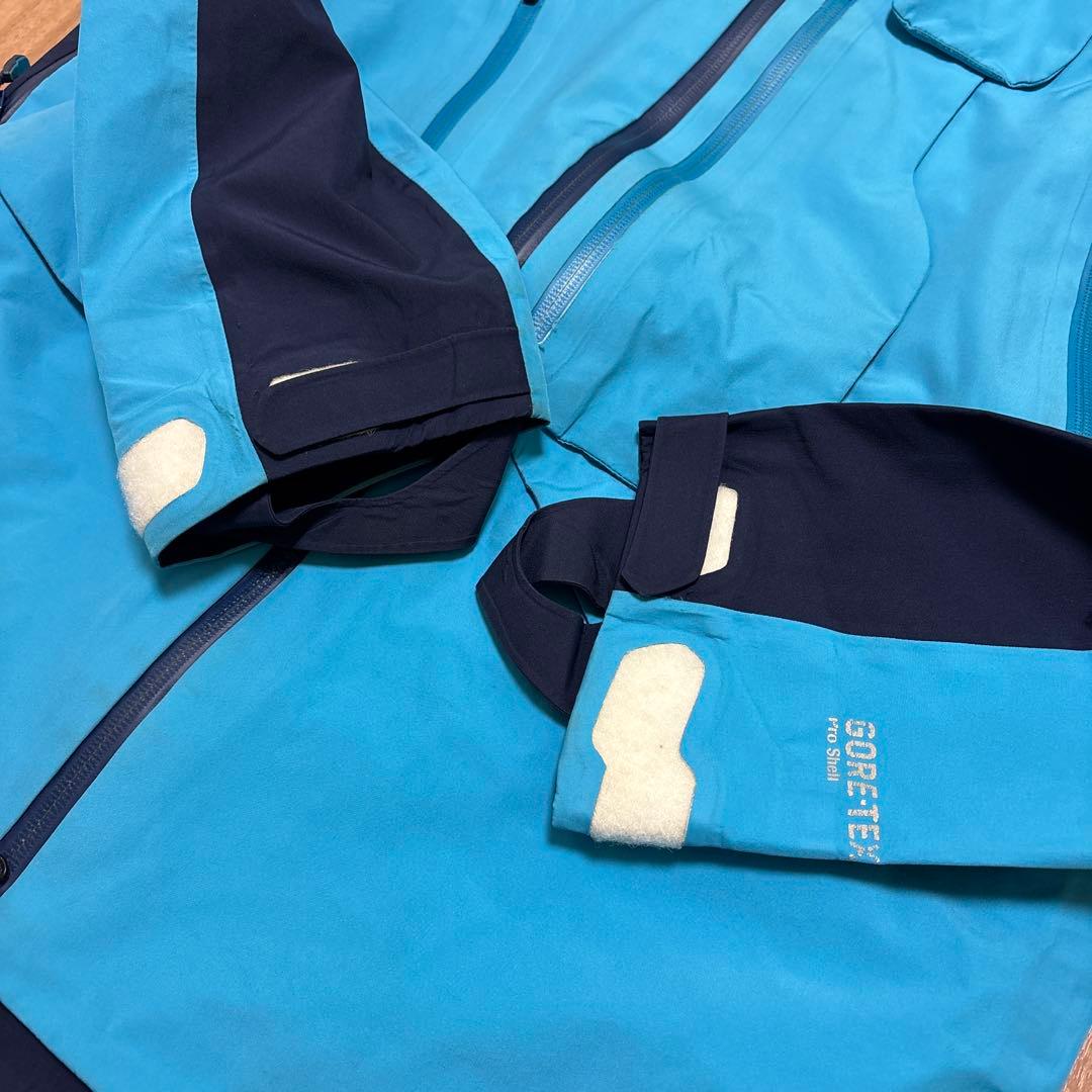 値下げ　美品　バートン　BURTON AK457 ゴアテックス　メンズ上M下S